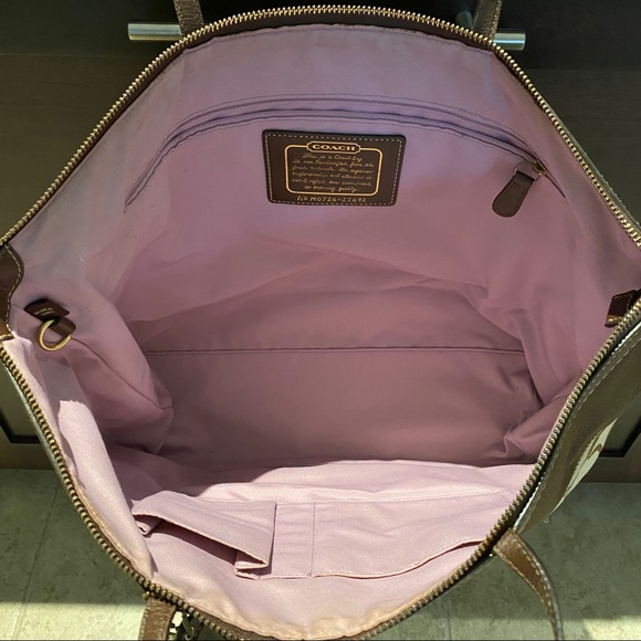 Authentic Signature Coach Tote Purse - Picture 5 of 9